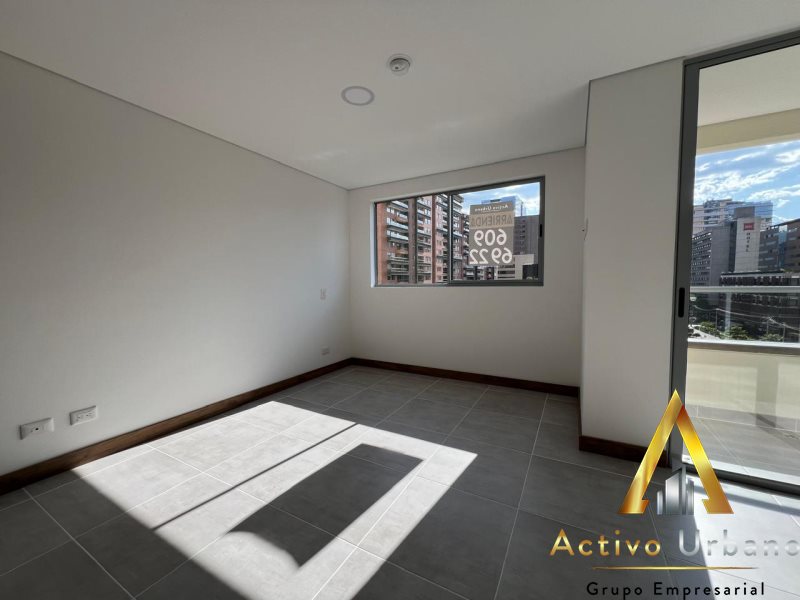 foto_104581_901271444_8265339001_ss