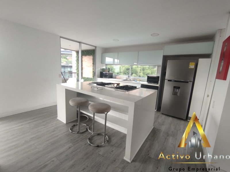 foto_104586_901271444_0384248633_ss