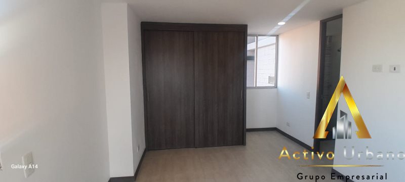 foto_104586_901271444_5957989005_ss