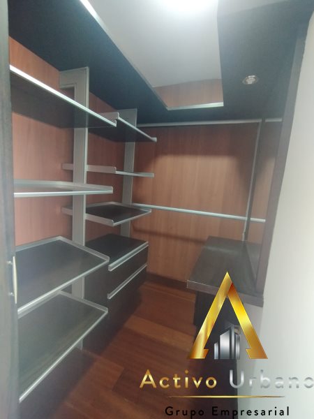 foto_104586_901271444_6665351713_ss