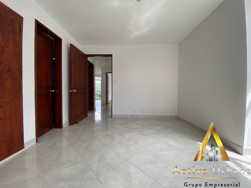 foto_104586_901271444_6853187690_ss