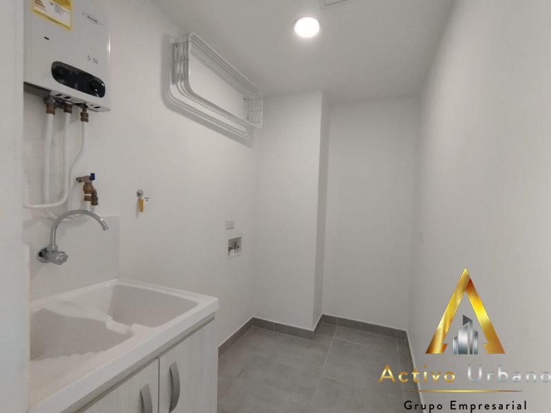 foto_104586_901271444_7277547115_ss