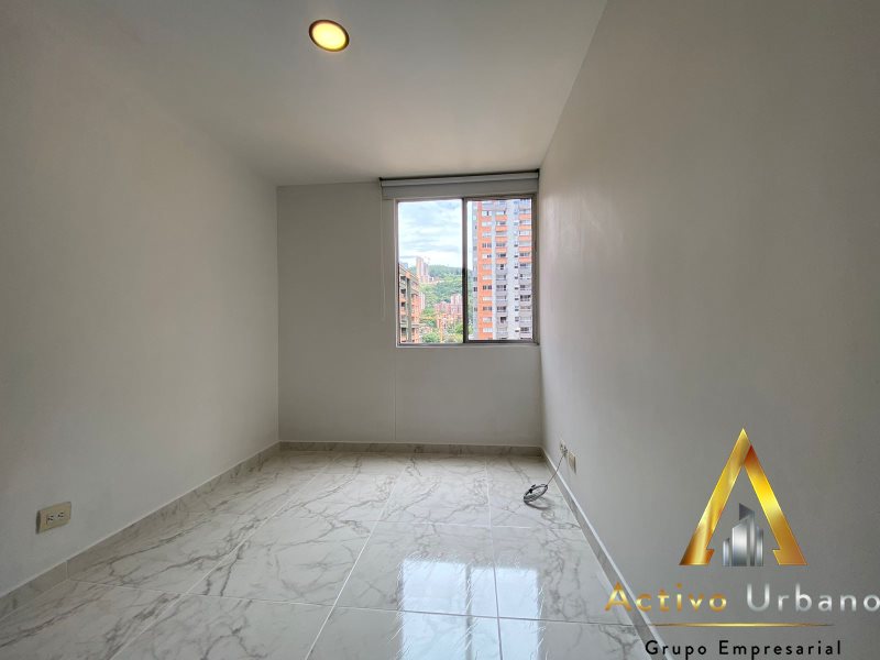 foto_104586_901271444_7765415259_ss