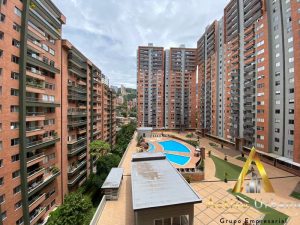 foto_104586_901271444_7778449137_ss