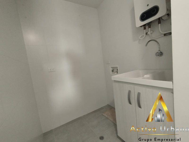 foto_104586_901271444_8204005996_ss