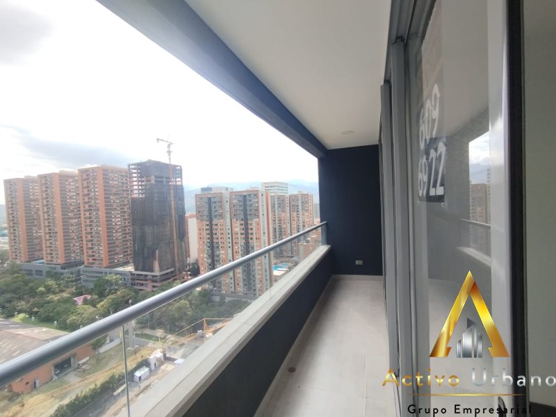 foto_104586_901271444_8241810135_ss