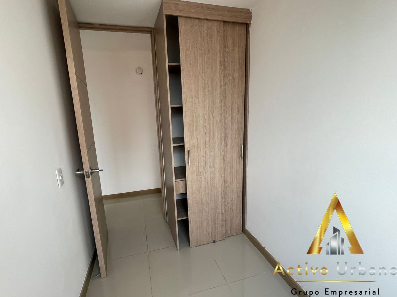 foto_104586_901271444_8413823136_ss