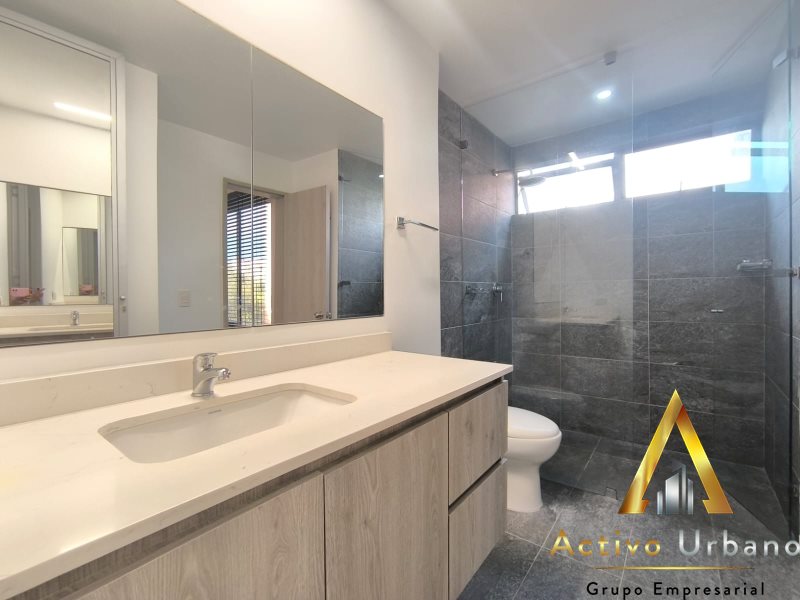 foto_104782_901271444_0108239619_ss