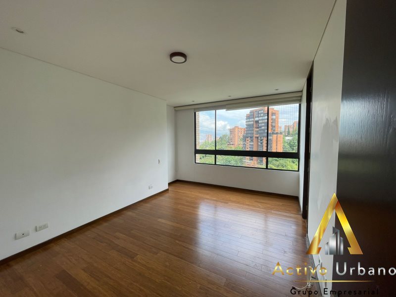 foto_104782_901271444_6170872067_ss