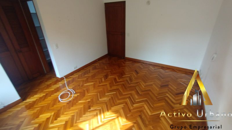 foto_104782_901271444_6714637170_ss