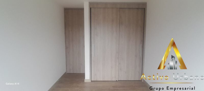 foto_104782_901271444_6857067200_ss