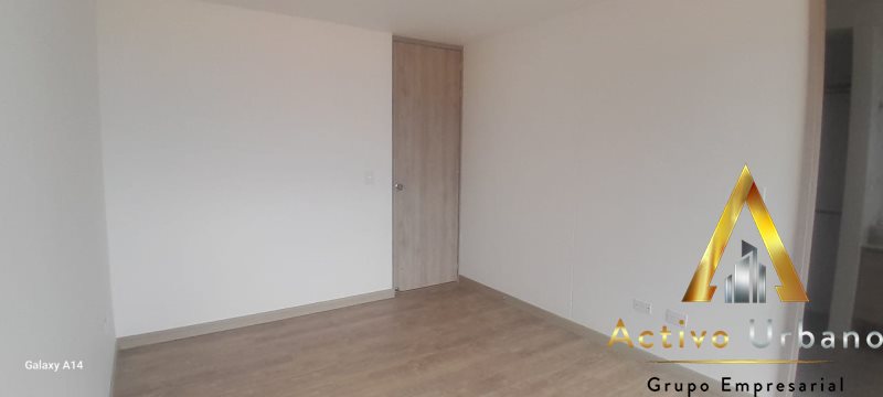 foto_104782_901271444_6857469398_ss