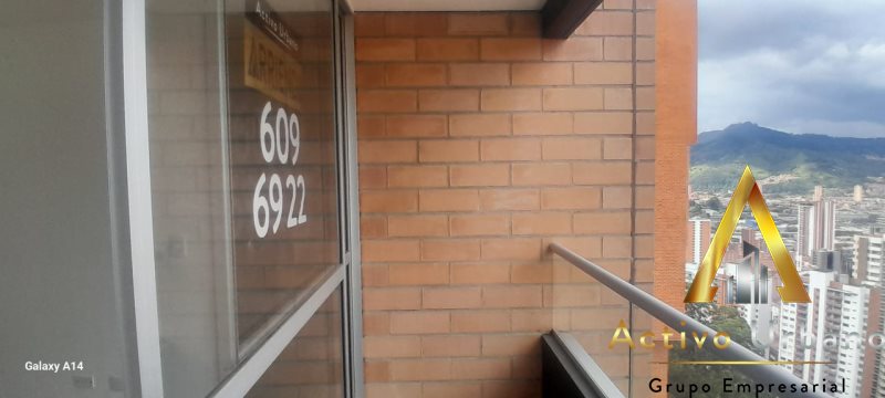 foto_104782_901271444_6872499810_ss