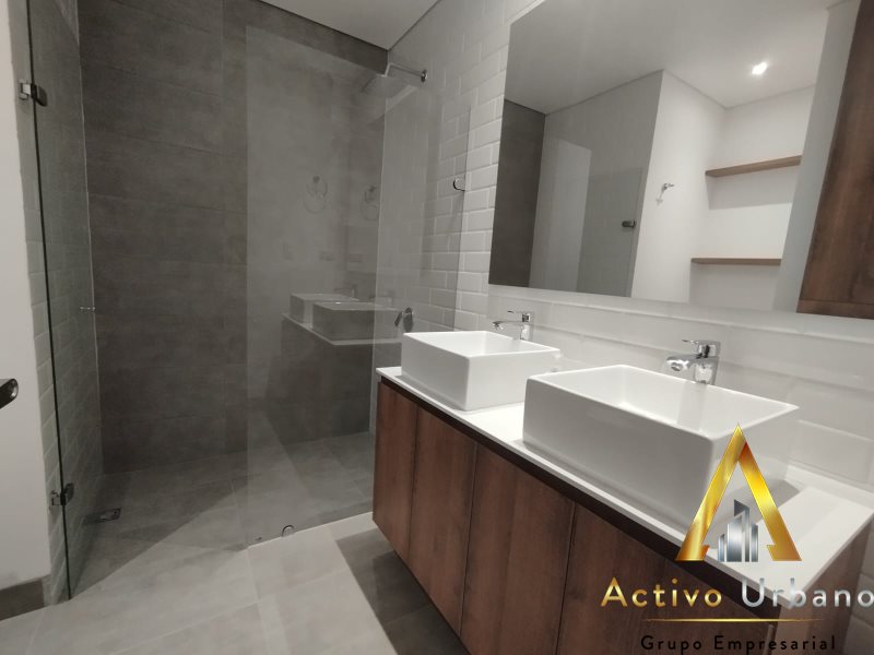 foto_104782_901271444_6921625245_ss