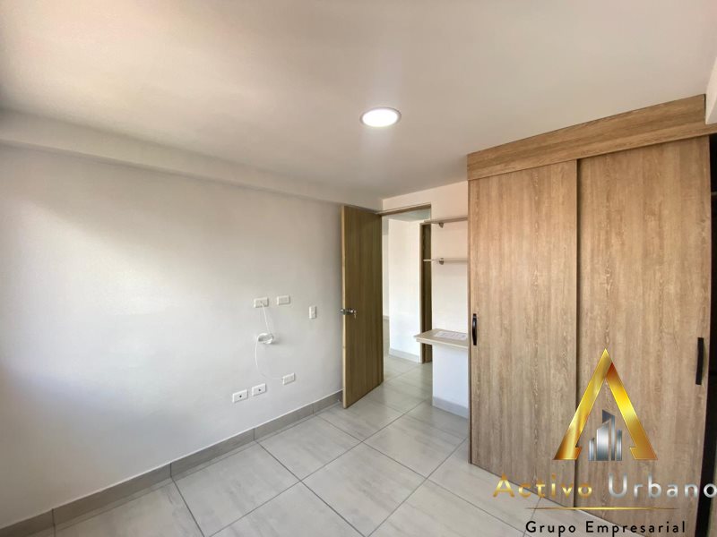 foto_104782_901271444_7067828618_ss