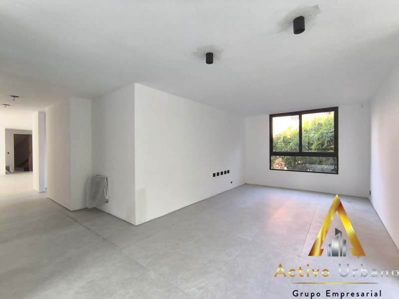 foto_104782_901271444_7188262454_ss