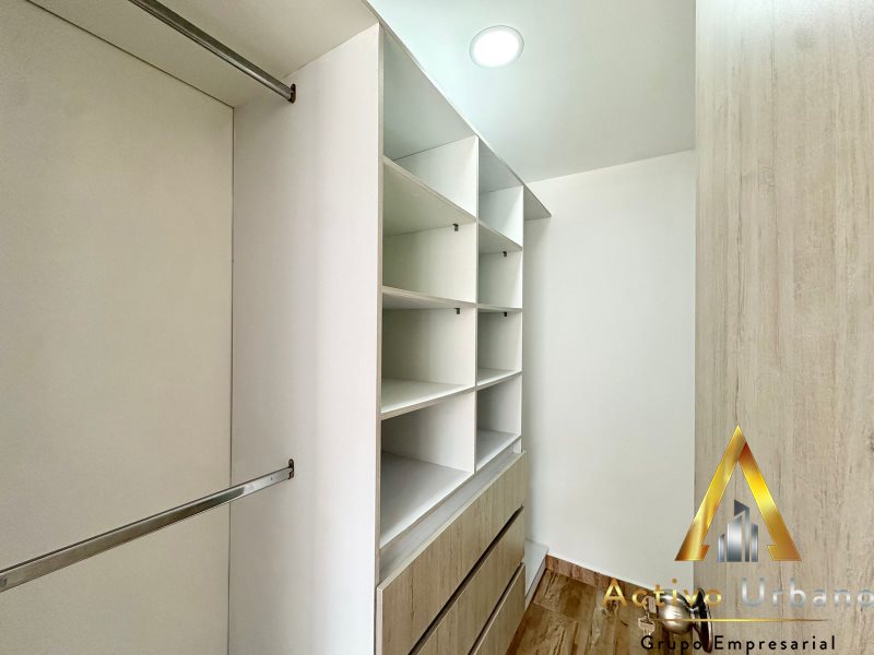 foto_104782_901271444_7199594460_ss