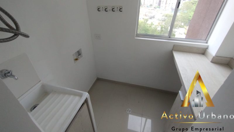 foto_104782_901271444_7772229691_ss