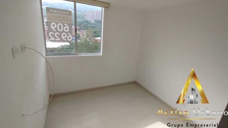 foto_104782_901271444_7819560114_ss