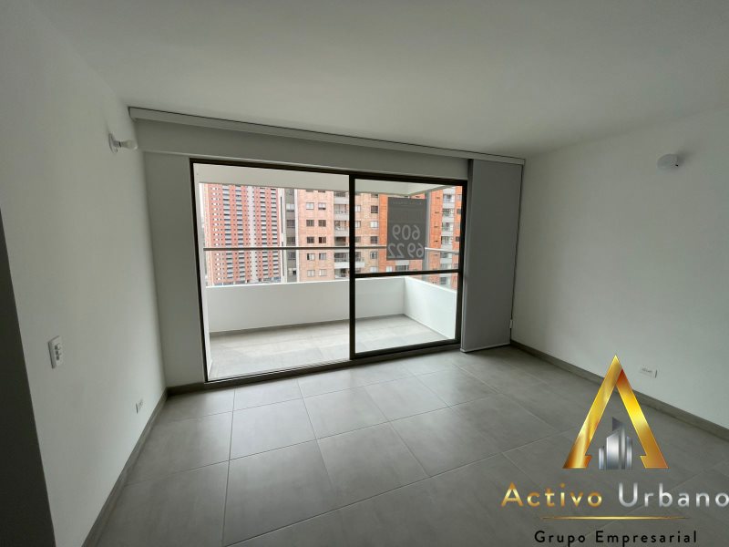 foto_104782_901271444_8272508160_ss