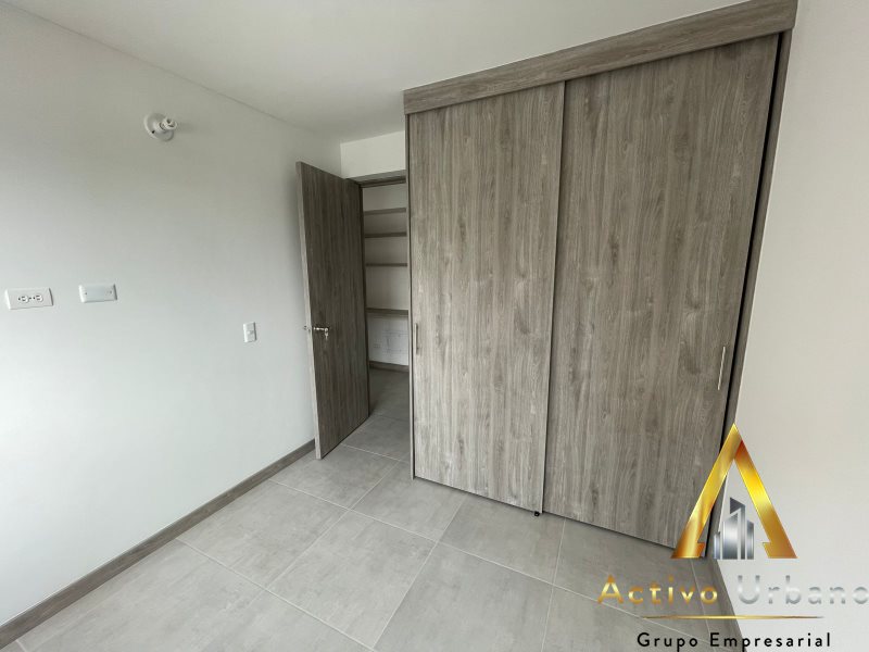 foto_104782_901271444_8295293400_ss