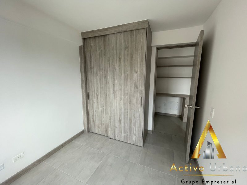 foto_104782_901271444_8309873202_ss