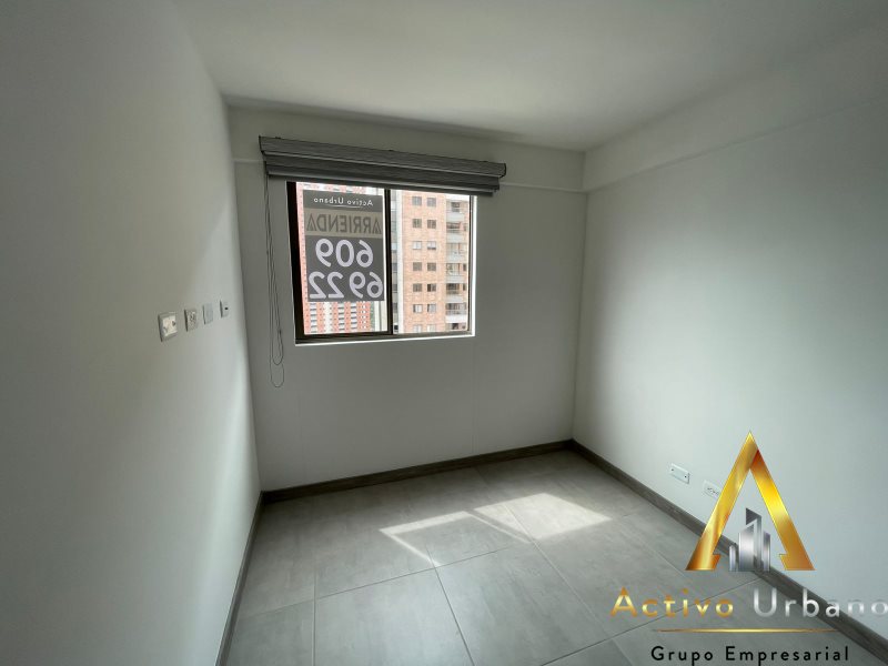 foto_104782_901271444_8315373214_ss