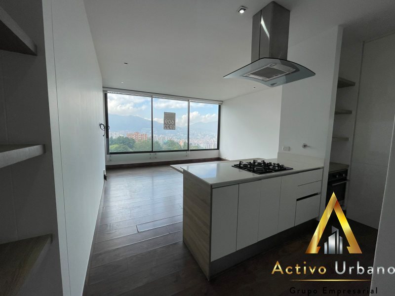 foto_104782_901271444_8326211434_ss