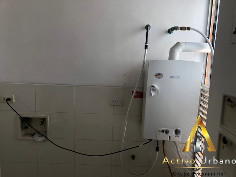 foto_104782_901271444_8358876400_ss