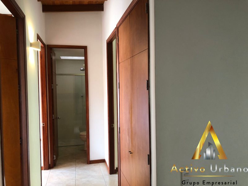 foto_104782_901271444_8366890709_ss