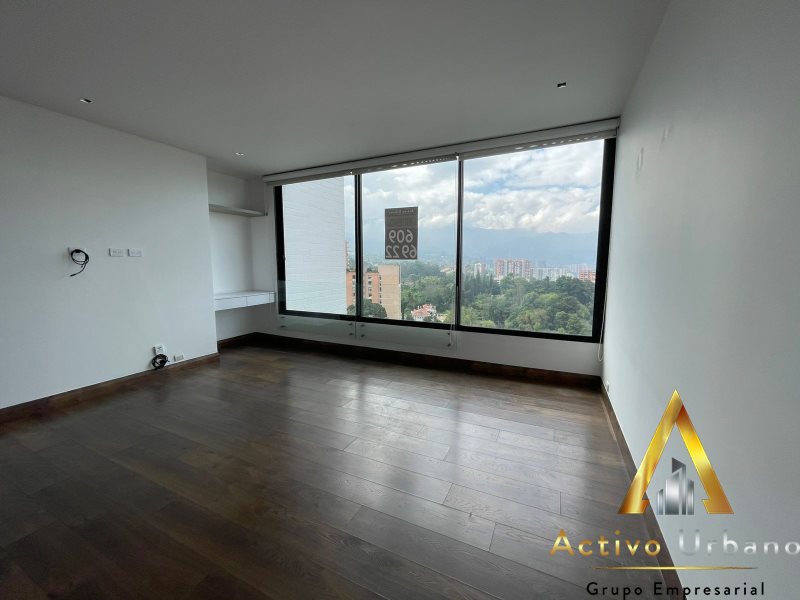 foto_104782_901271444_8371336034_ss