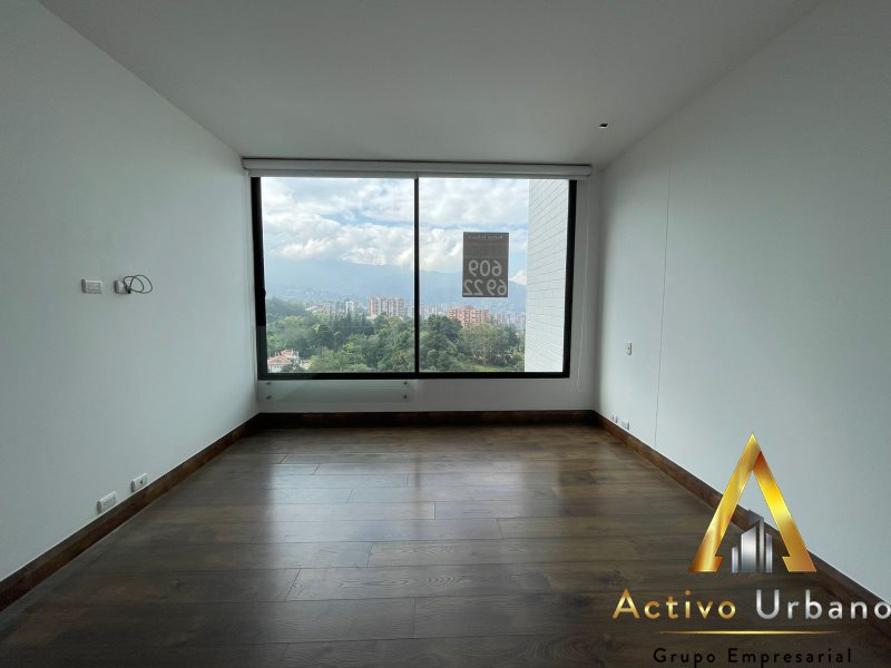 foto_104782_901271444_8376649948_ss