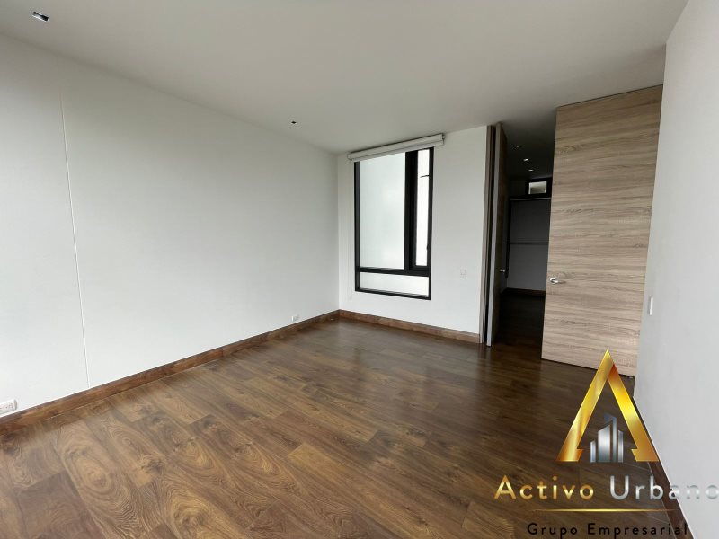 foto_104782_901271444_8385599183_ss