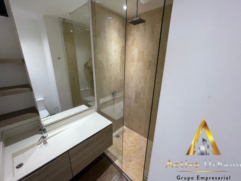 foto_104782_901271444_8389918386_ss