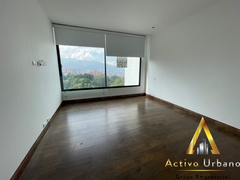 foto_104782_901271444_8394364293_ss