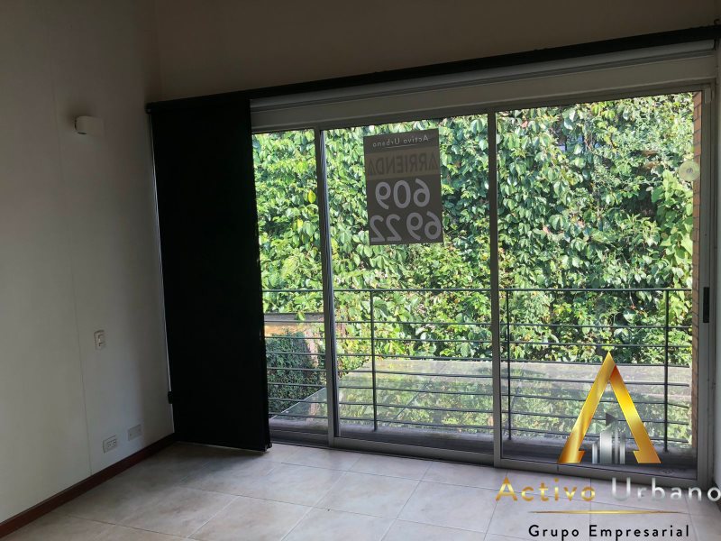 foto_104782_901271444_8403971558_ss