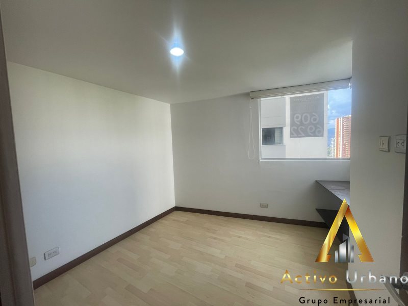 foto_104782_901271444_9872058394_ss