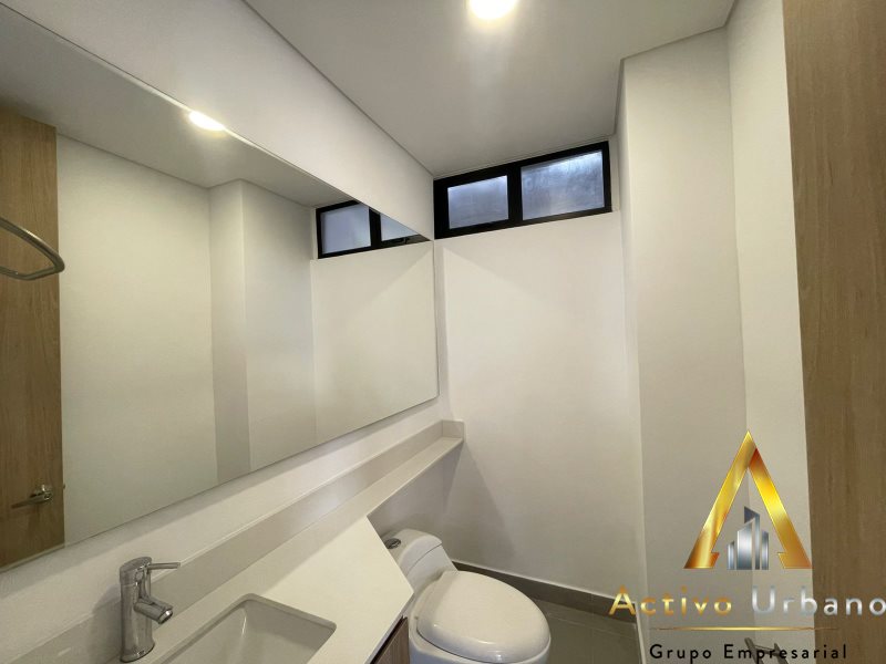 foto_104586_901271444_6687126145_ss