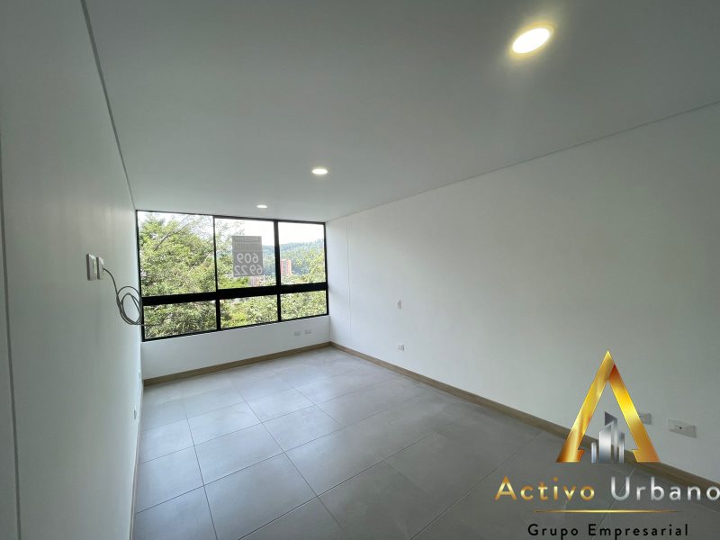 foto_104586_901271444_6725421383_ss