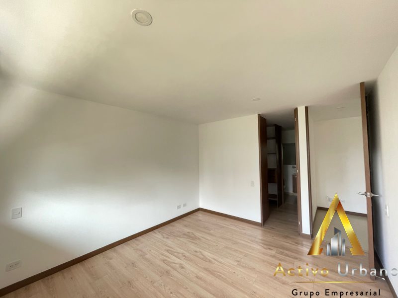 foto_104782_901271444_0069389348_ss