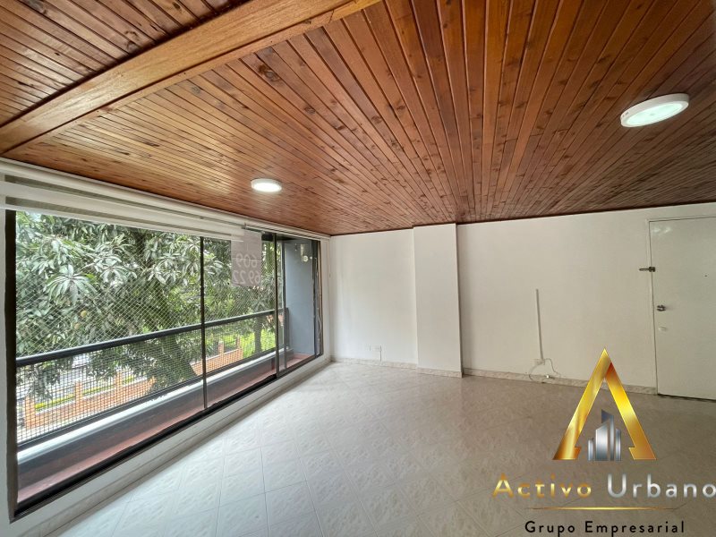 foto_104782_901271444_0181994860_ss