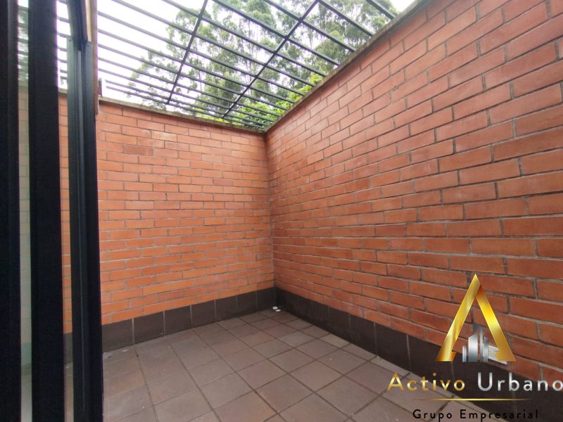 foto_104782_901271444_0408102886_ss