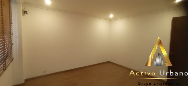 foto_104782_901271444_0483976741_ss