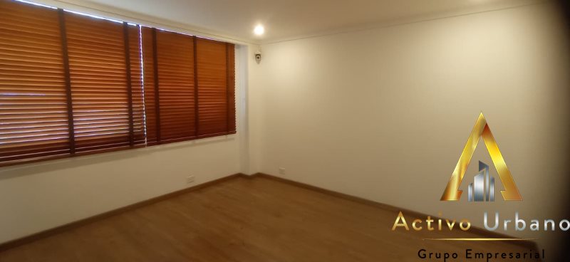 foto_104782_901271444_0484033076_ss