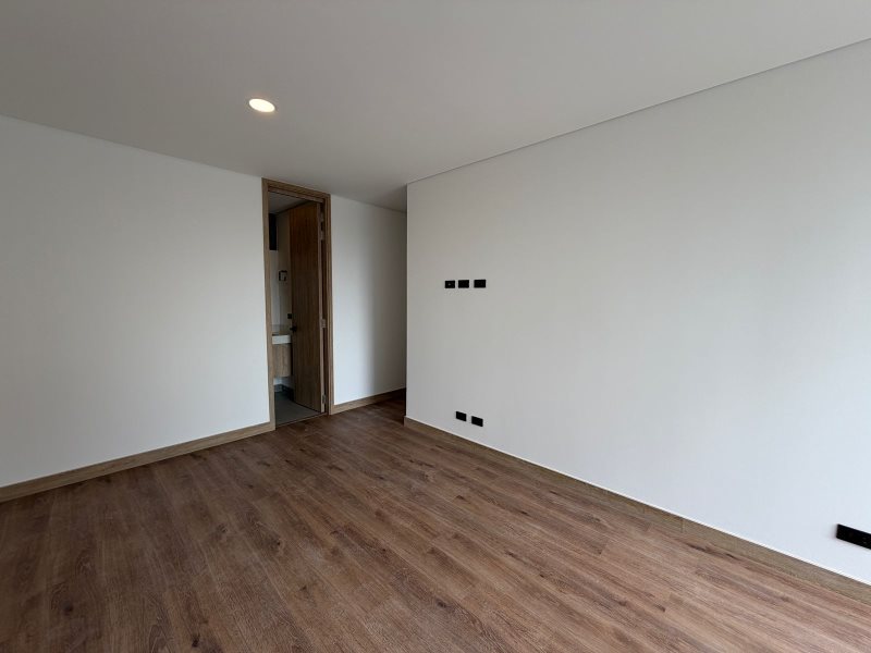 foto_104782_901271444_0527853283_ss