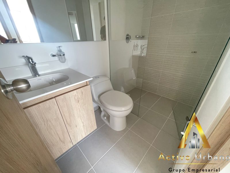 foto_104782_901271444_0765235819_ss