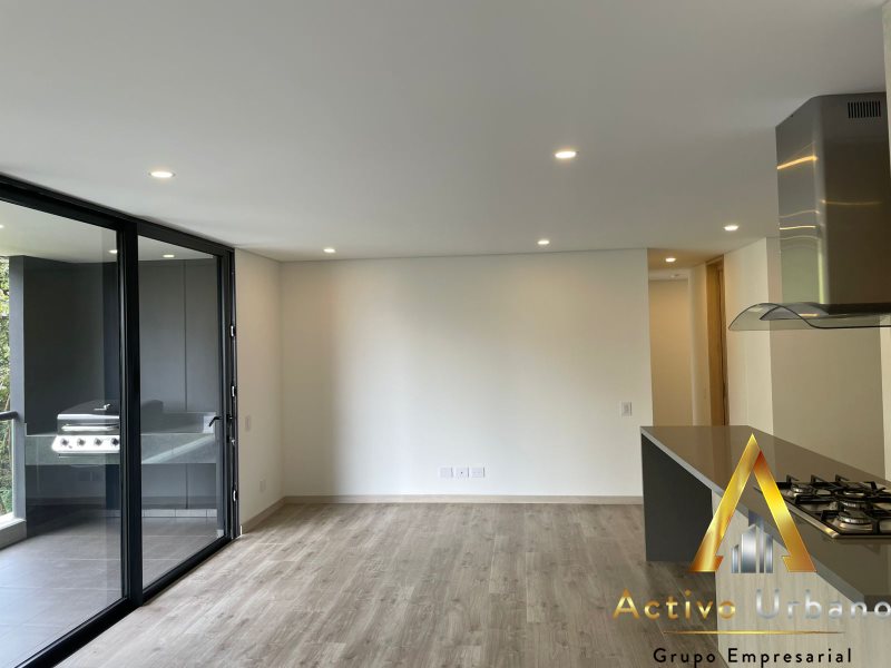 foto_104782_901271444_1834780352_ss