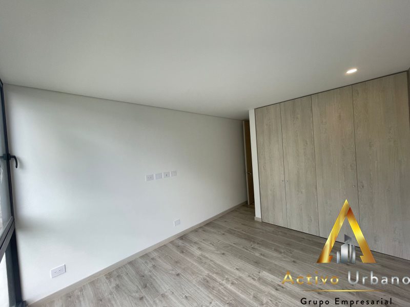 foto_104782_901271444_1858770229_ss