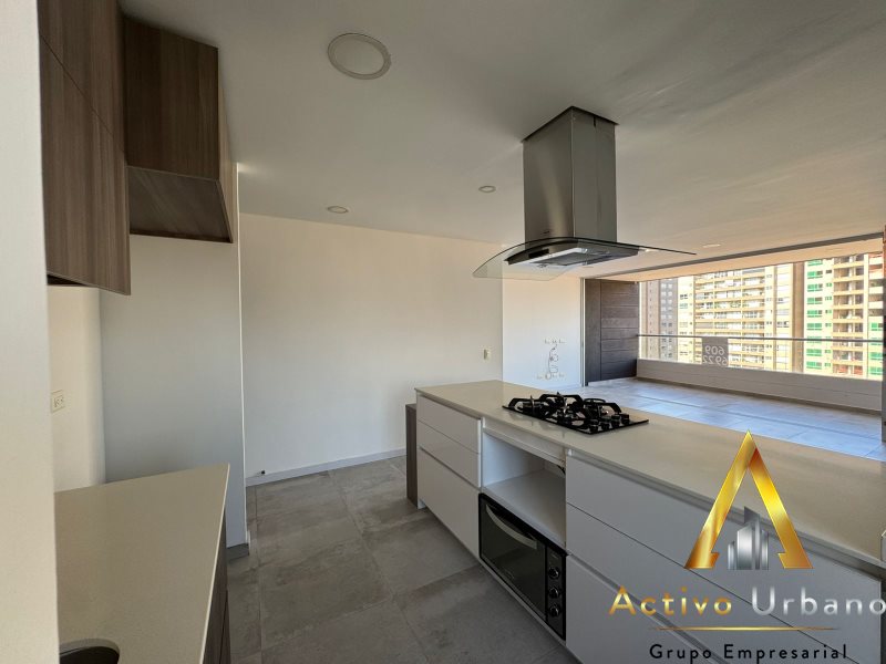 foto_104782_901271444_1861773223_ss