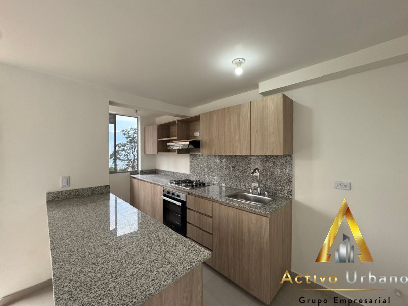 foto_104782_901271444_1870593665_ss